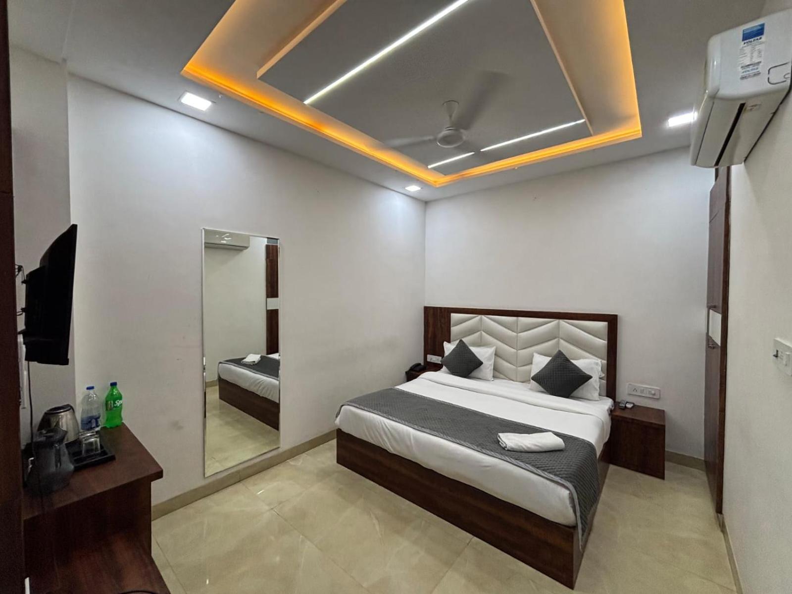 אגרה Hotel Ganga Palace - Agra מראה חיצוני תמונה