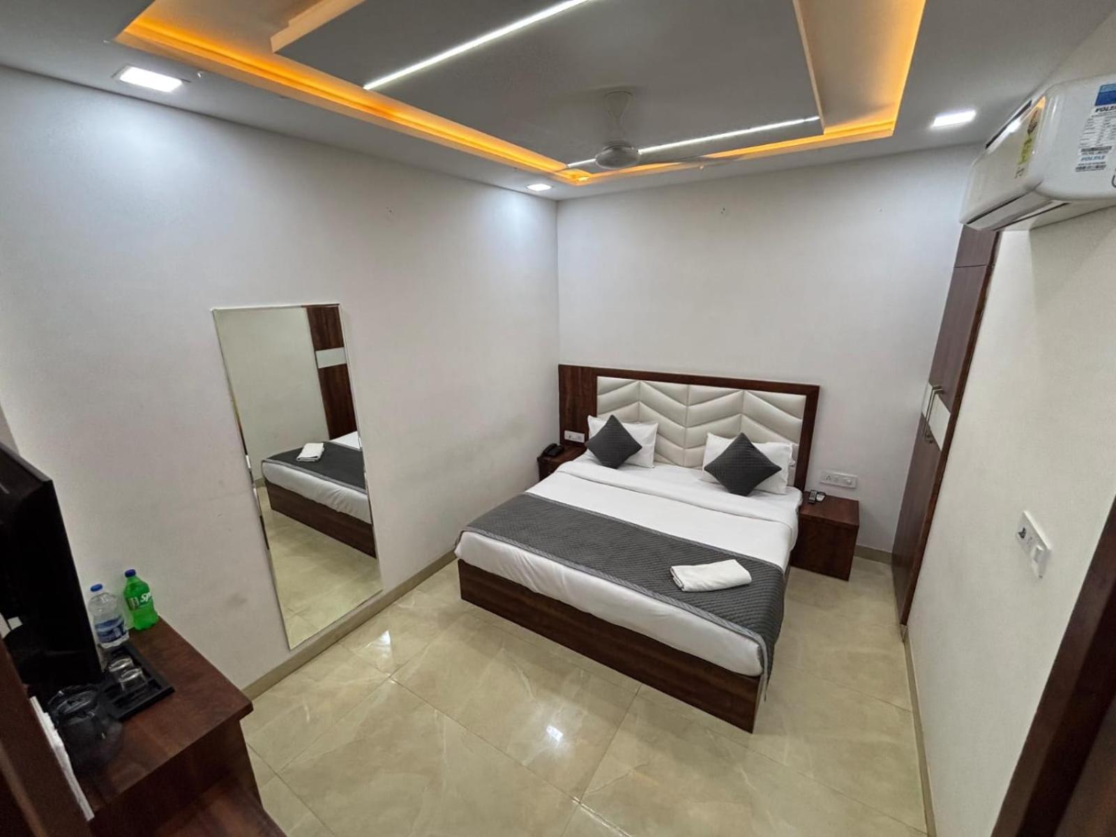 אגרה Hotel Ganga Palace - Agra מראה חיצוני תמונה