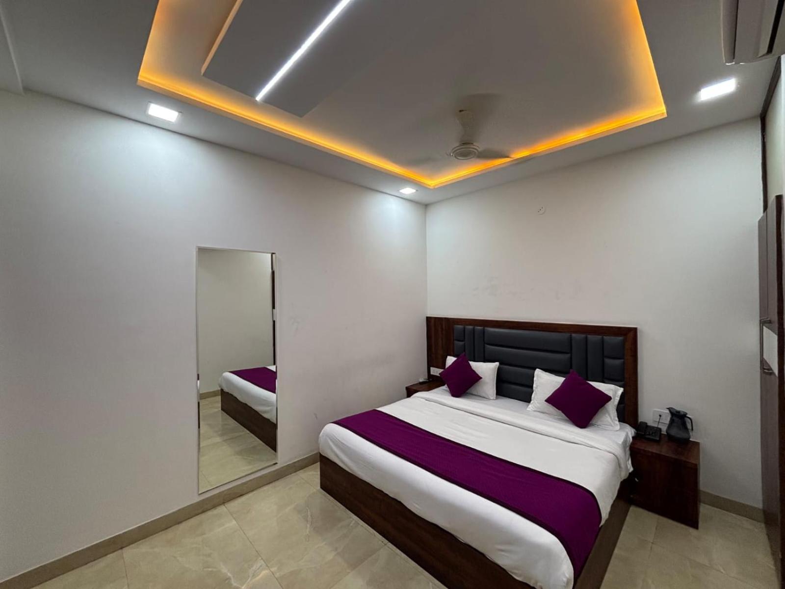 אגרה Hotel Ganga Palace - Agra מראה חיצוני תמונה